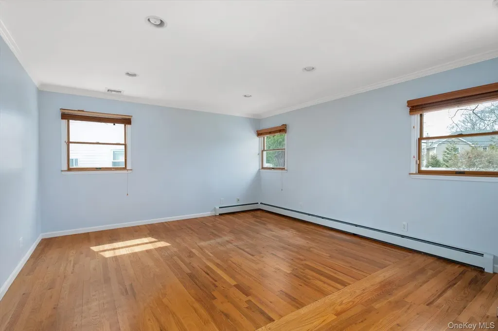 3585 Amherst Drive Wantagh NY 11793