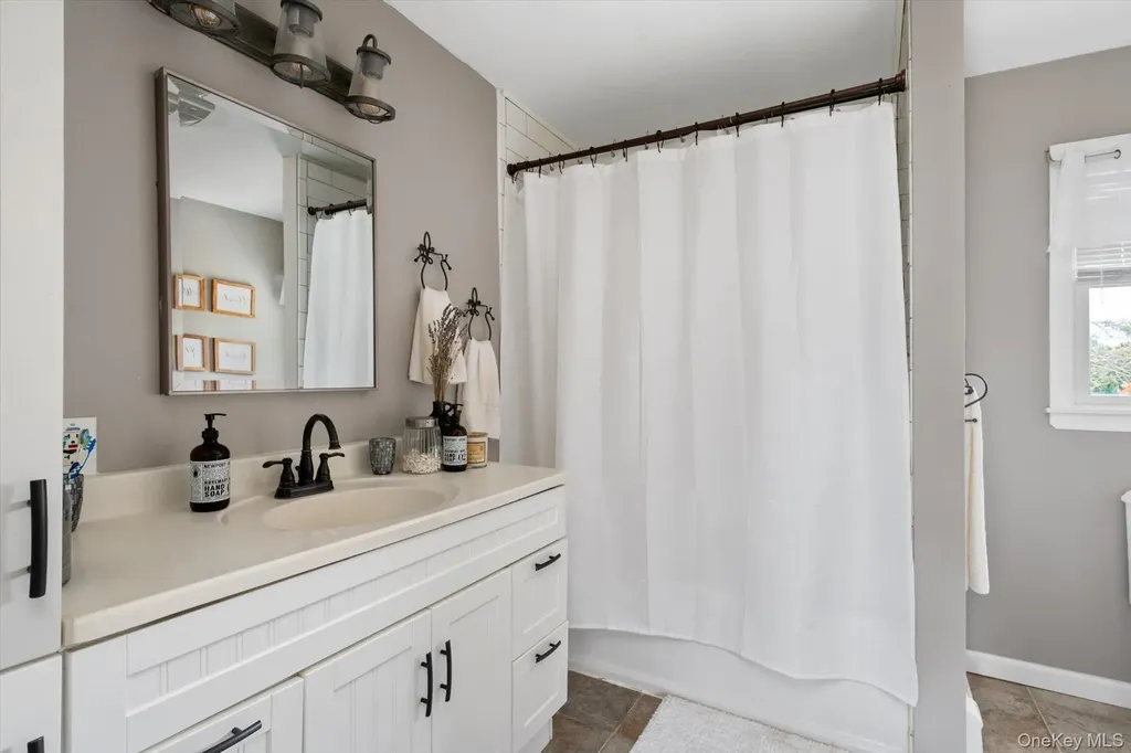 3585 Amherst Drive Wantagh NY 11793