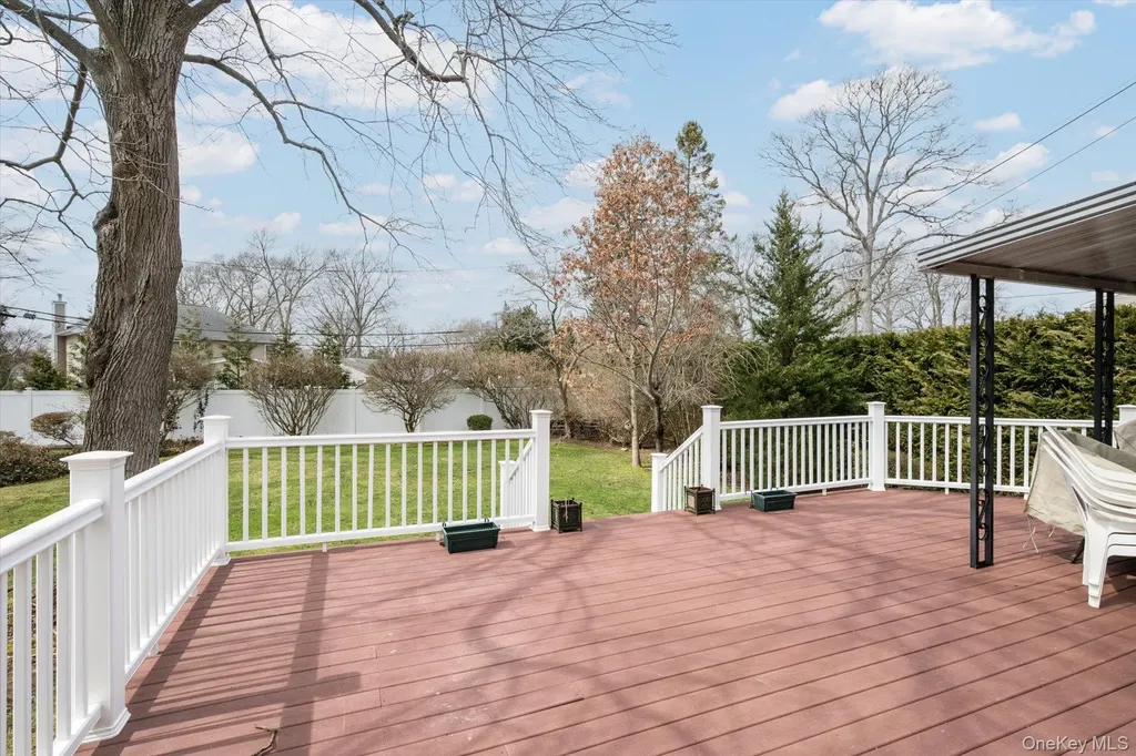 3585 Amherst Drive Wantagh NY 11793