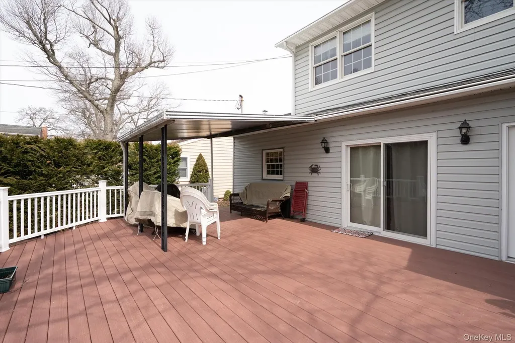 3585 Amherst Drive Wantagh NY 11793