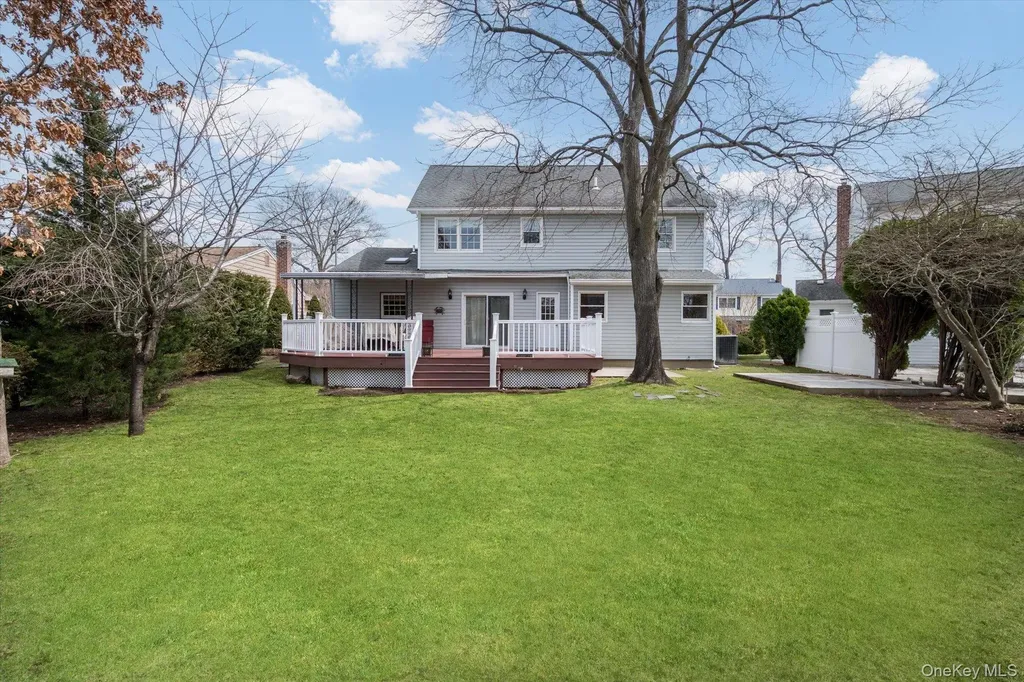 3585 Amherst Drive Wantagh NY 11793