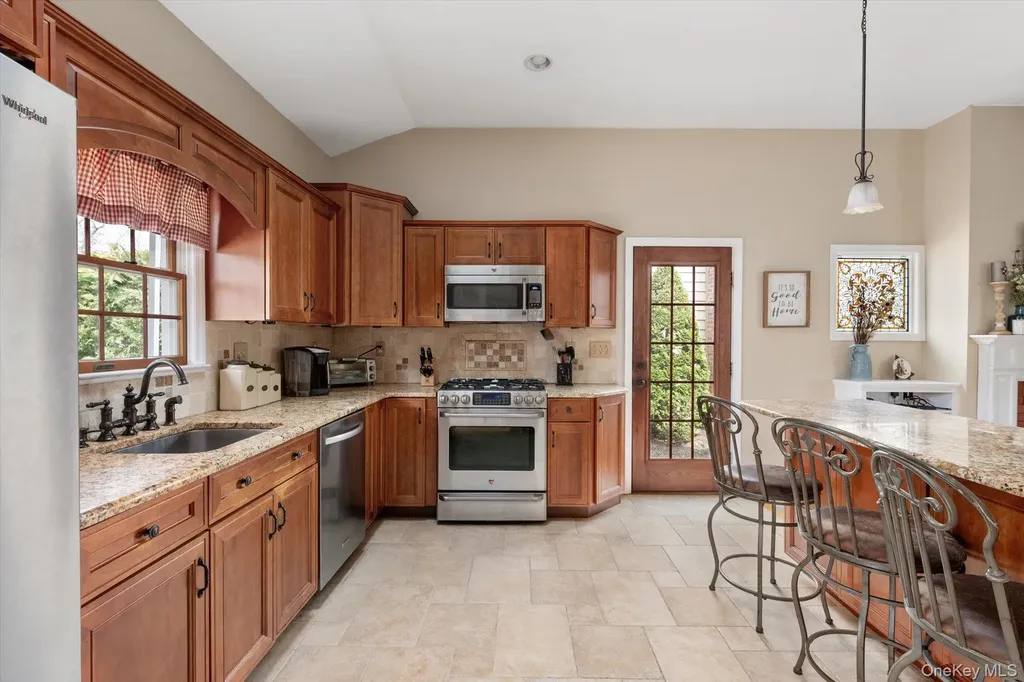 3585 Amherst Drive Wantagh NY 11793