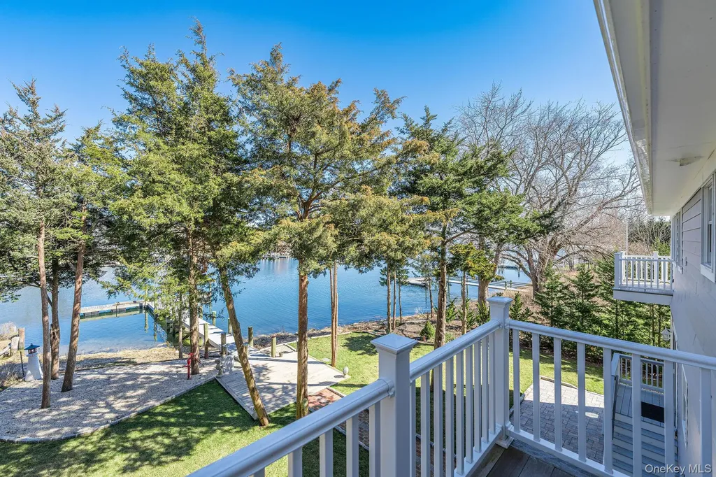254 Overlook Drive Aquebogue NY 11931