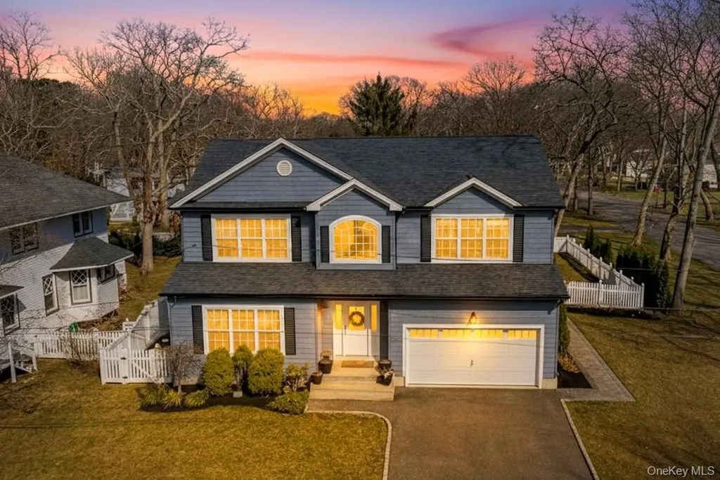 456 Pine Acres Boulevard Brightwaters NY 11718