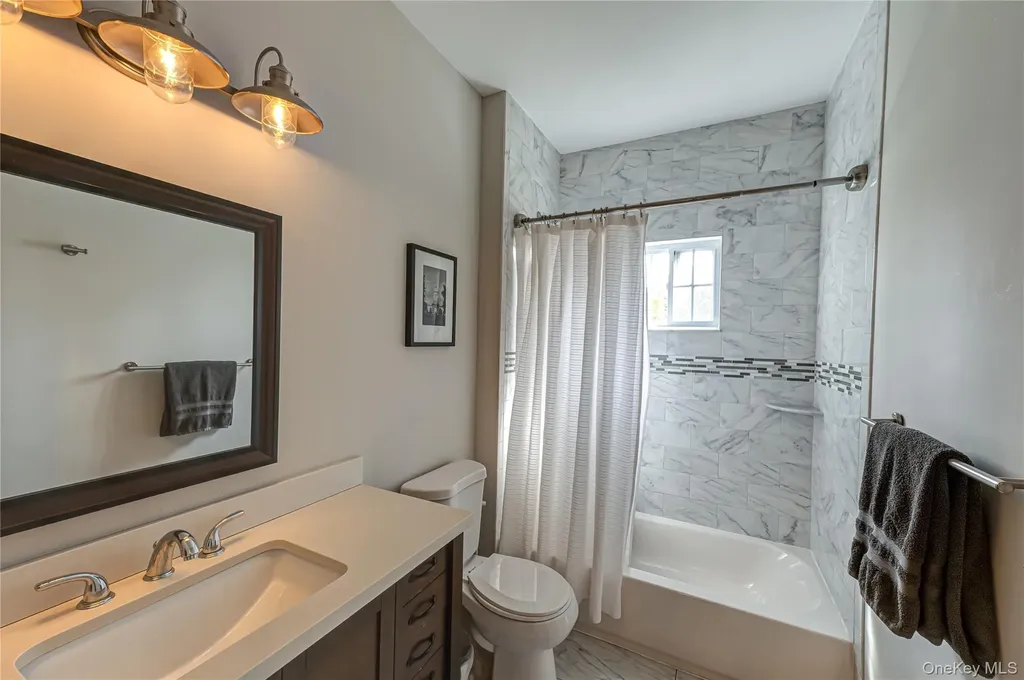 456 Pine Acres Boulevard Brightwaters NY 11718