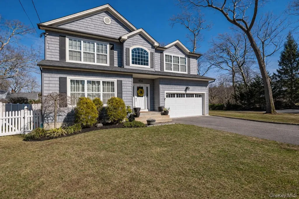 456 Pine Acres Boulevard Brightwaters NY 11718