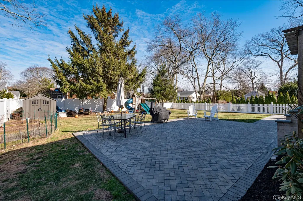 456 Pine Acres Boulevard Brightwaters NY 11718