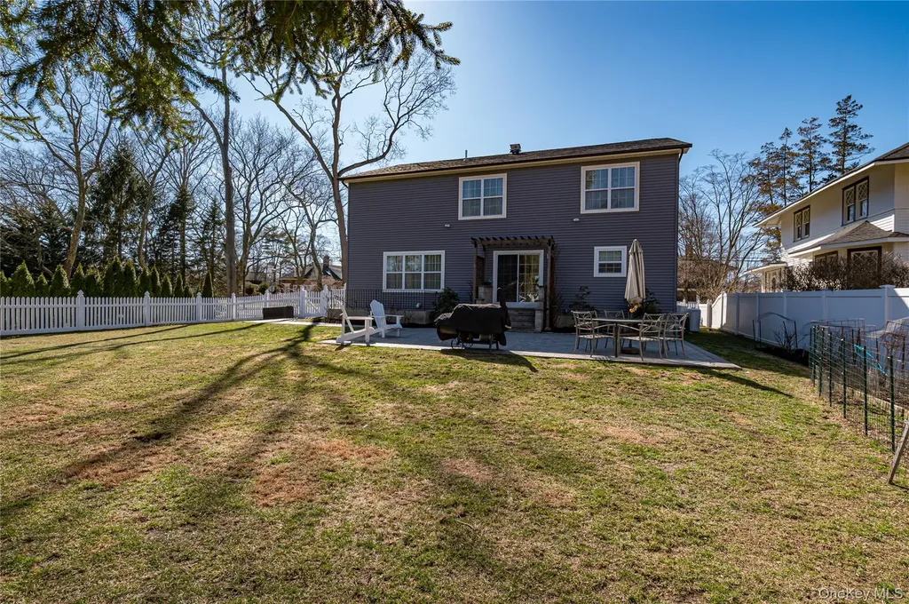 456 Pine Acres Boulevard Brightwaters NY 11718