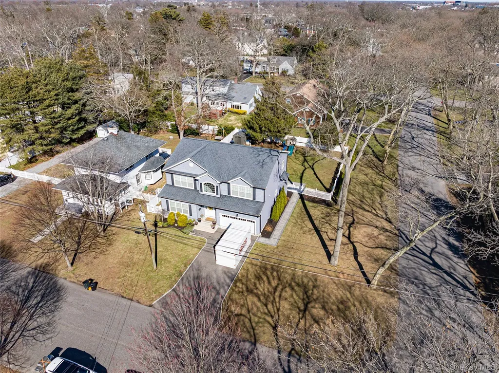 456 Pine Acres Boulevard Brightwaters NY 11718