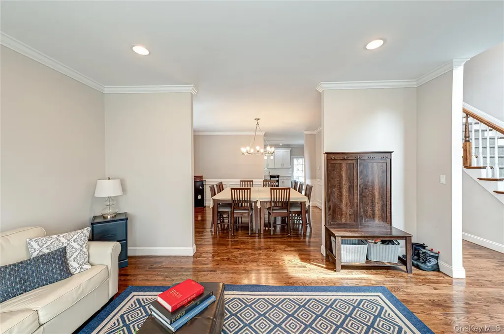456 Pine Acres Boulevard Brightwaters NY 11718