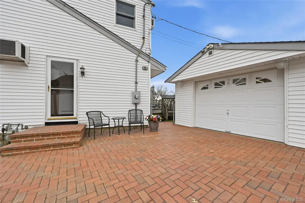 22 Randal Drive Bethpage NY 11714