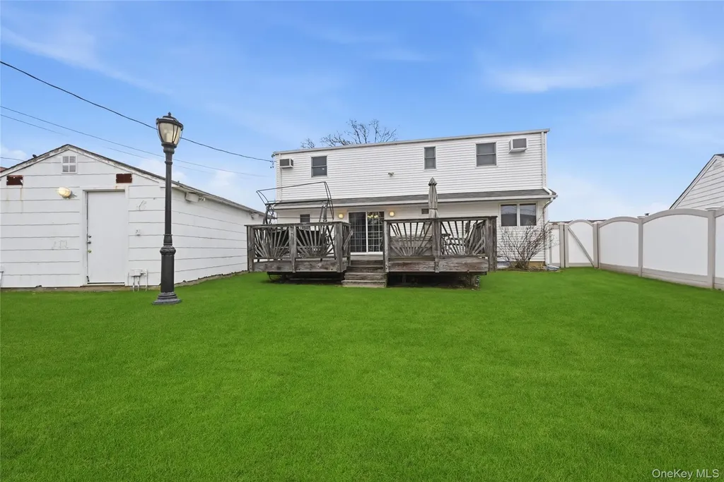 22 Randal Drive Bethpage NY 11714