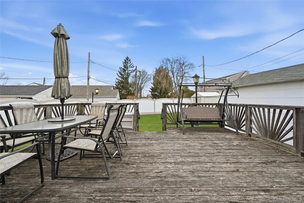 22 Randal Drive Bethpage NY 11714