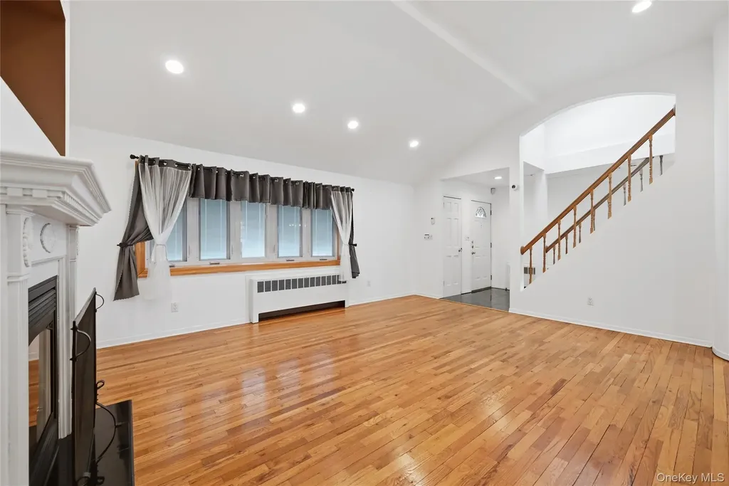 22 Randal Drive Bethpage NY 11714