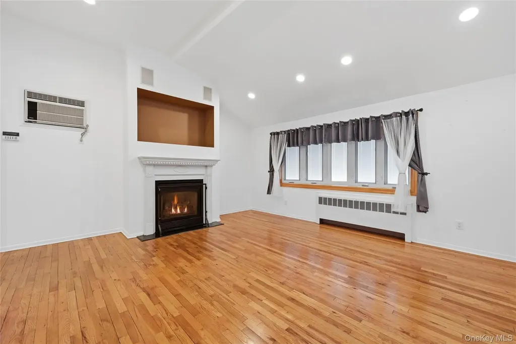 22 Randal Drive Bethpage NY 11714