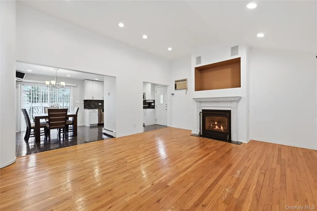 22 Randal Drive Bethpage NY 11714