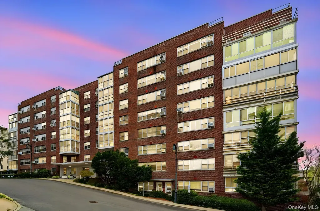 2 Washington Square Larchmont NY 10538