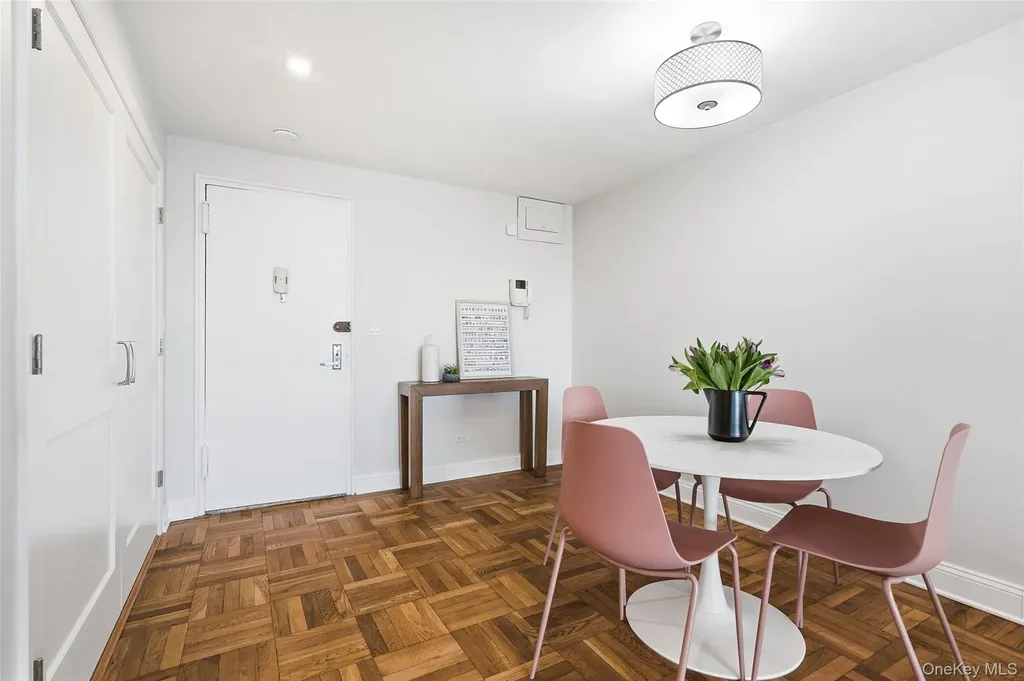 2 Washington Square Larchmont NY 10538