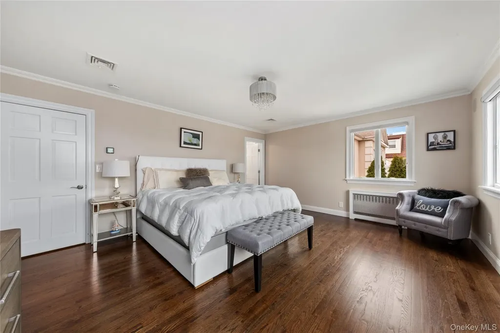 15496 Riverside Drive Whitestone NY 11357