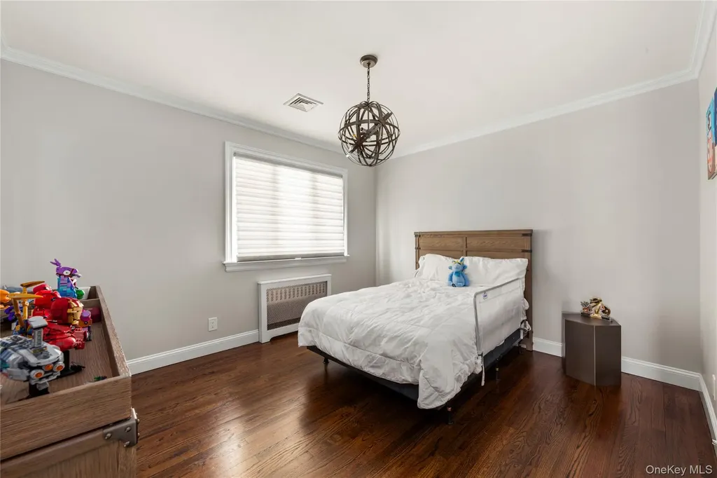 15496 Riverside Drive Whitestone NY 11357