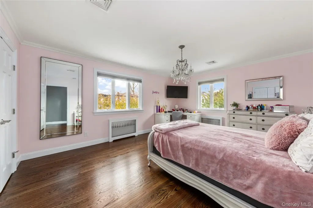 15496 Riverside Drive Whitestone NY 11357