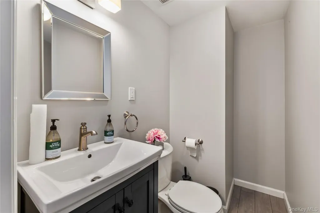 15496 Riverside Drive Whitestone NY 11357