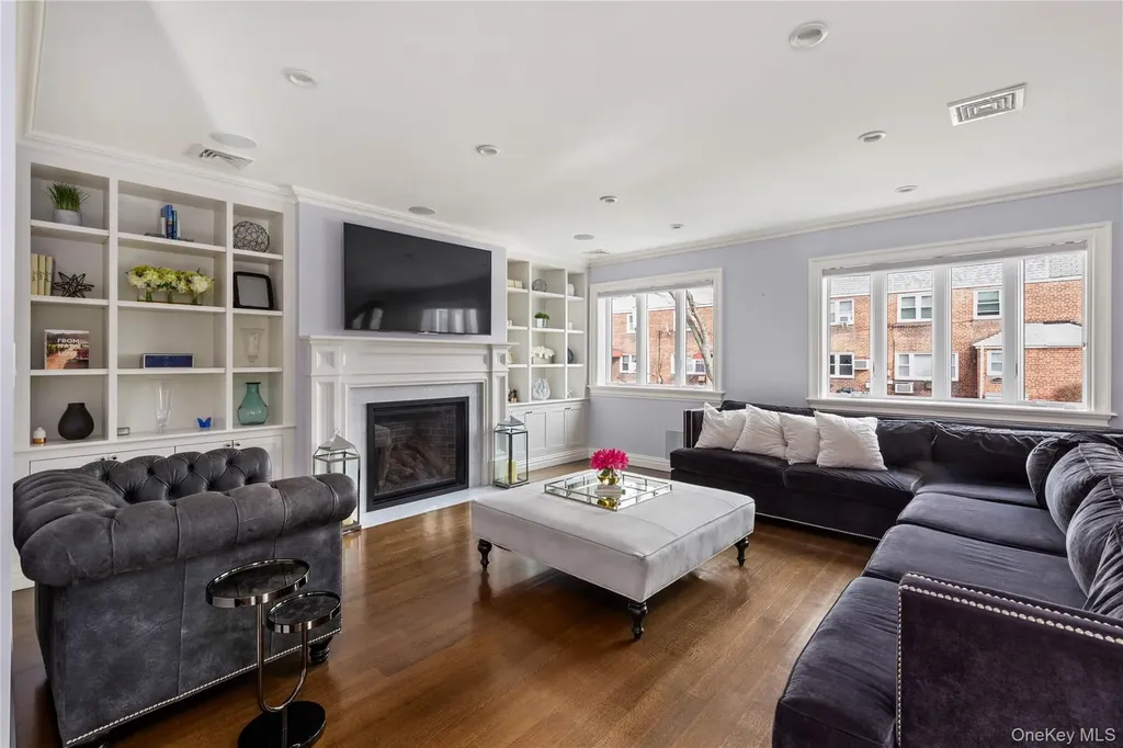 15496 Riverside Drive Whitestone NY 11357