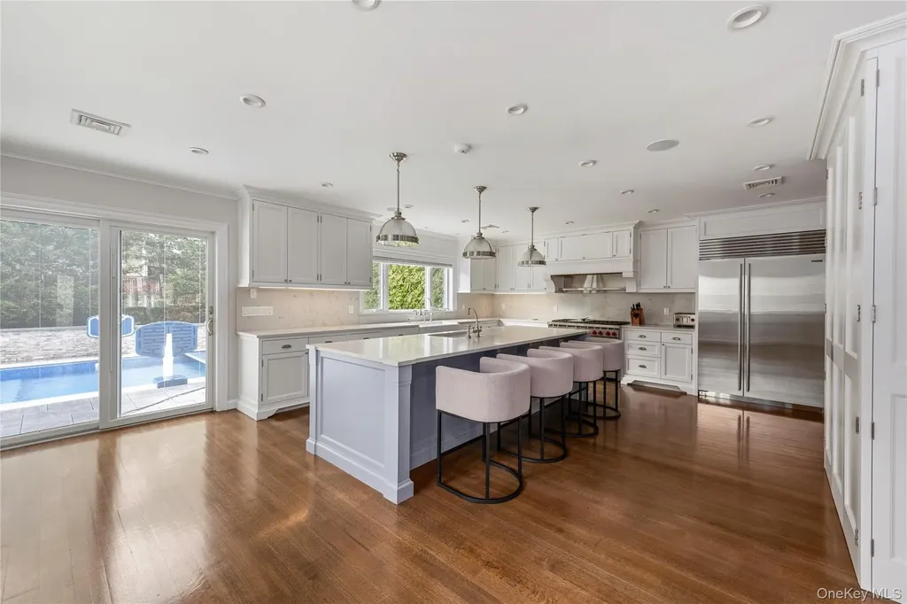 15496 Riverside Drive Whitestone NY 11357