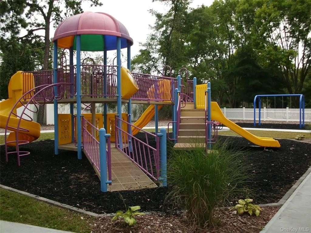 40-171 W 4th Street Patchogue NY 11772