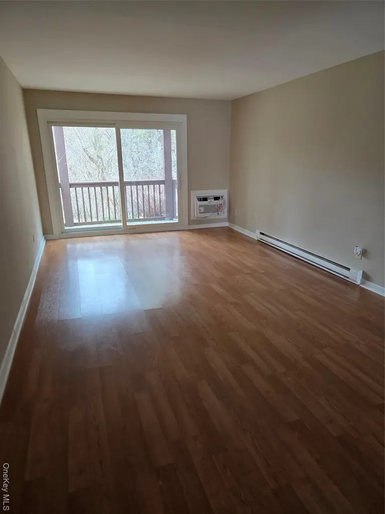 40-171 W 4th Street Patchogue NY 11772