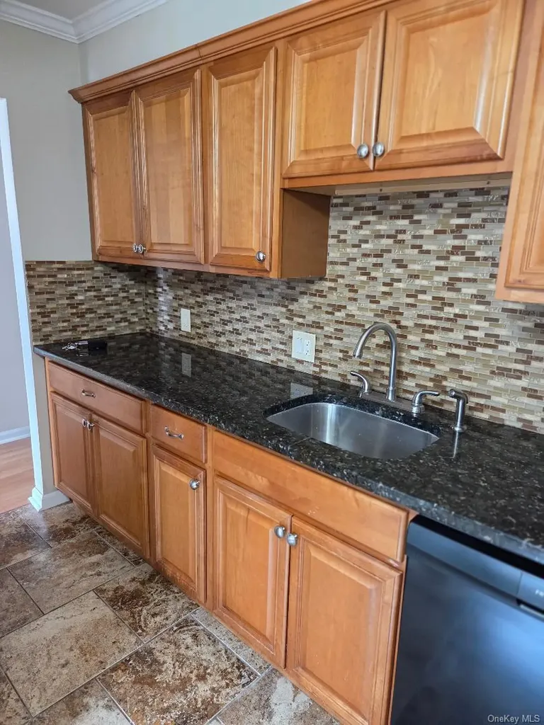 40-171 W 4th Street Patchogue NY 11772