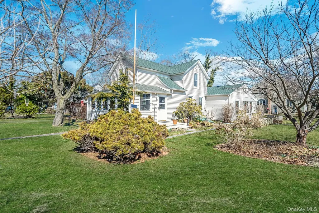 43 Wiggins Avenue Patchogue NY 11772