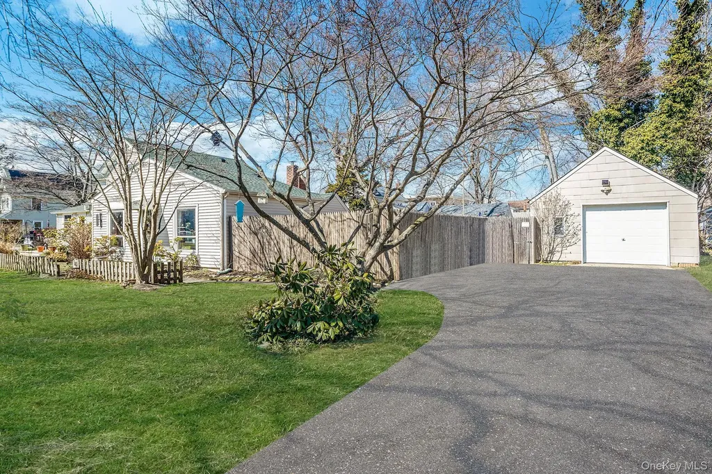 43 Wiggins Avenue Patchogue NY 11772
