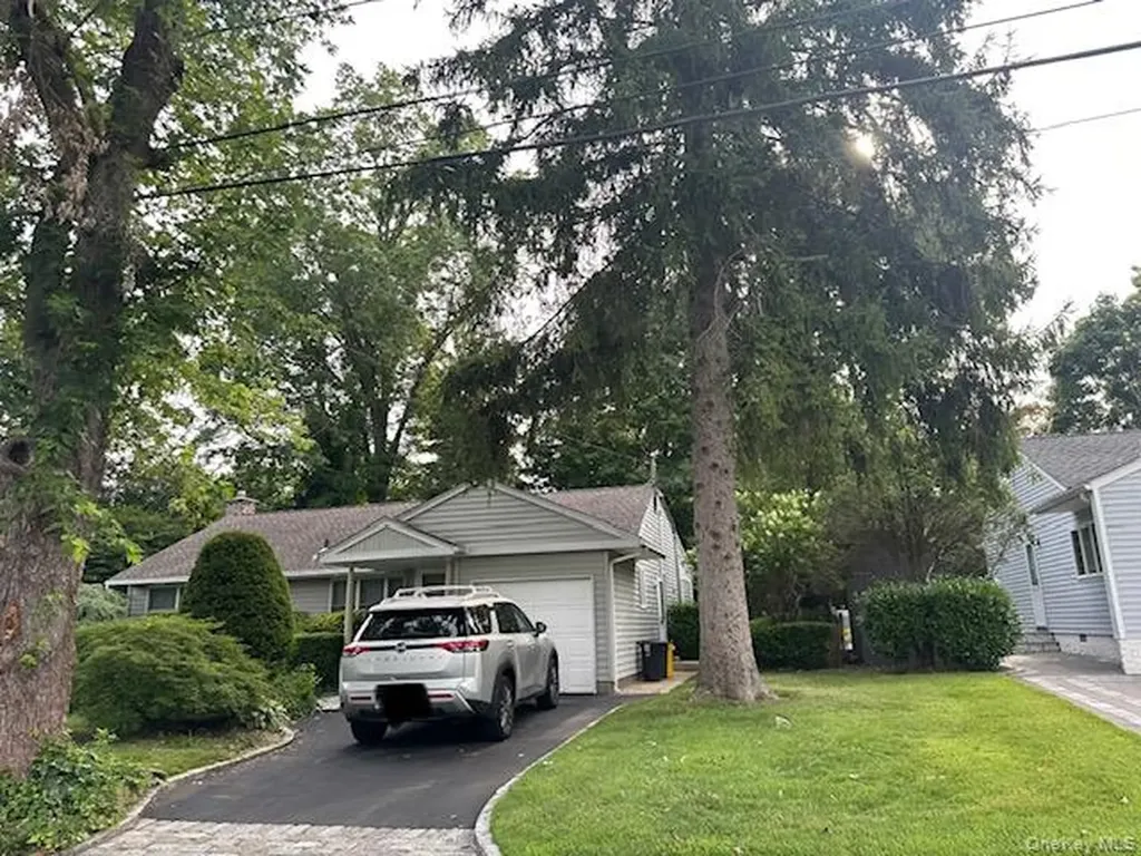 36 Coolidge Avenue Glen Head NY 11545