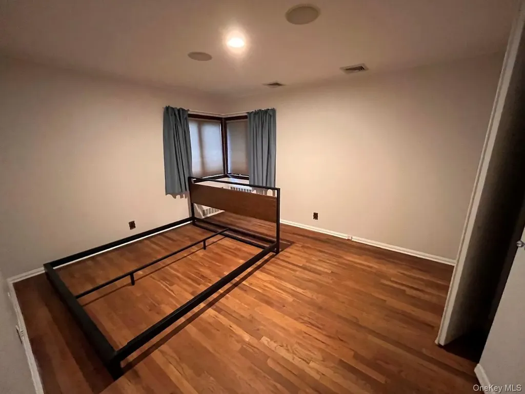 36 Coolidge Avenue Glen Head NY 11545