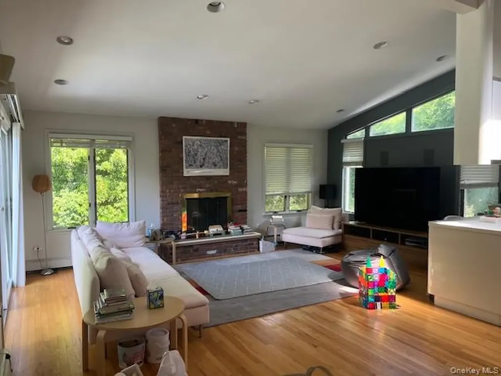 36 Coolidge Avenue Glen Head NY 11545