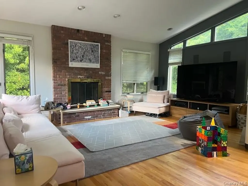 36 Coolidge Avenue Glen Head NY 11545