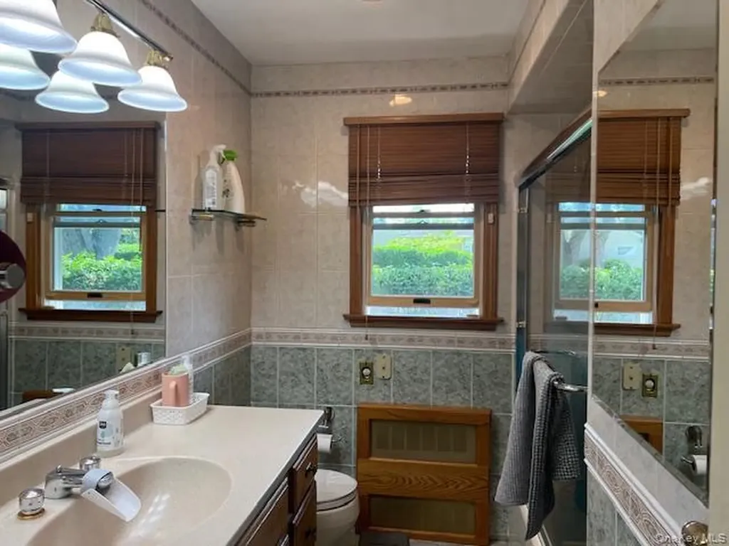 36 Coolidge Avenue Glen Head NY 11545