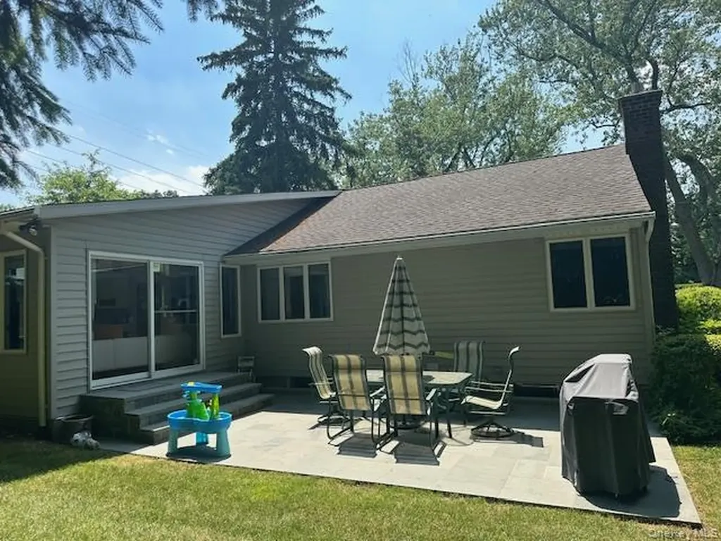36 Coolidge Avenue Glen Head NY 11545