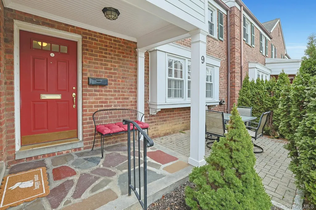 9 Robins Crescent New Rochelle NY 10801