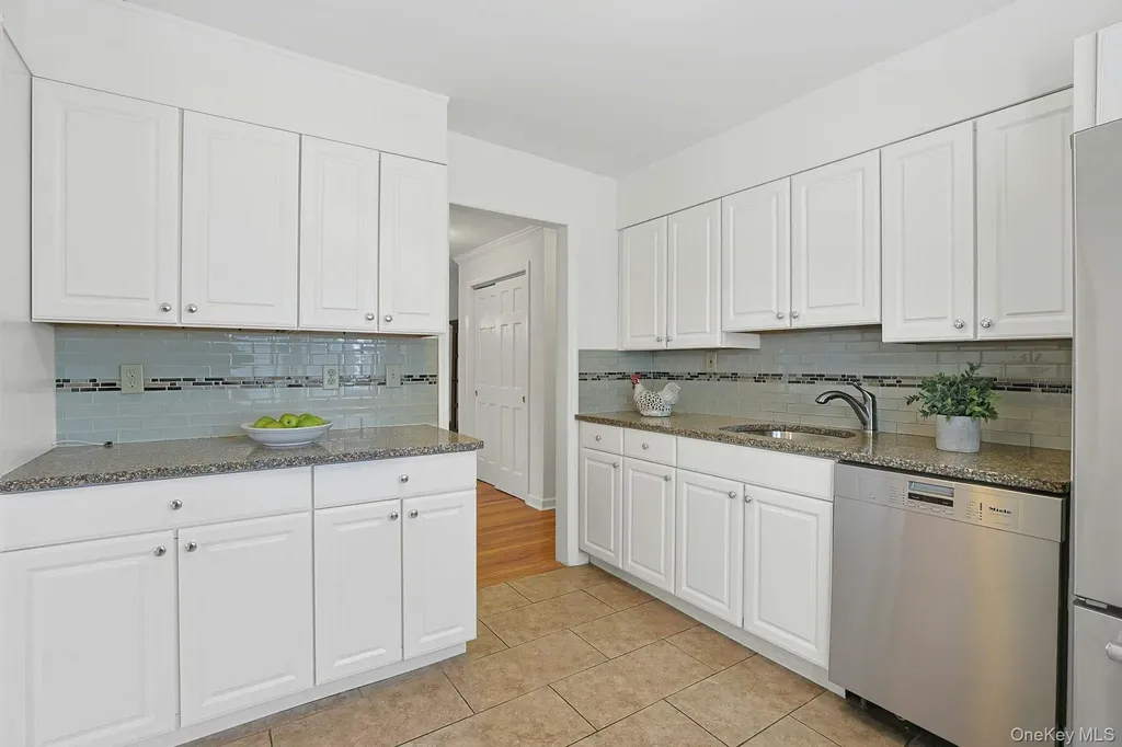 9 Robins Crescent New Rochelle NY 10801
