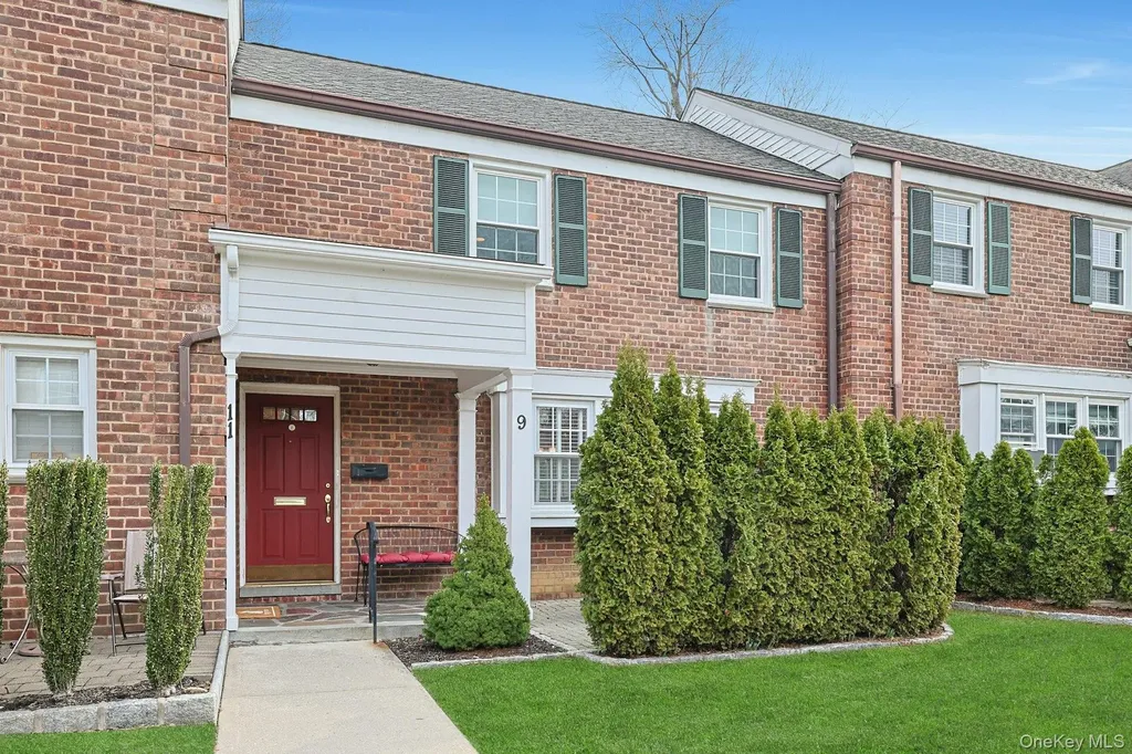 9 Robins Crescent New Rochelle NY 10801