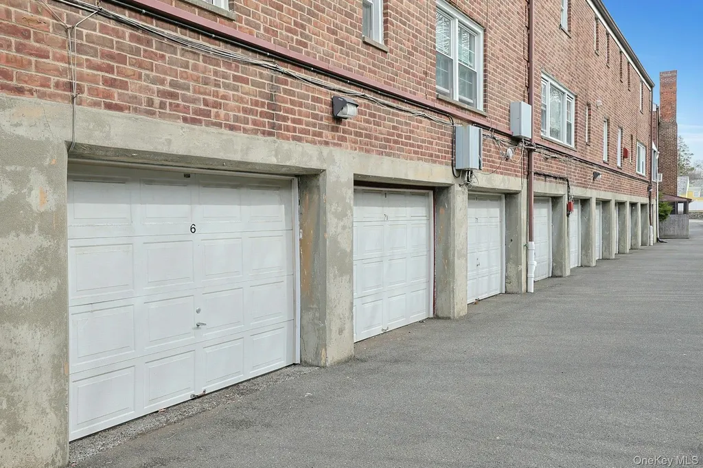 9 Robins Crescent New Rochelle NY 10801