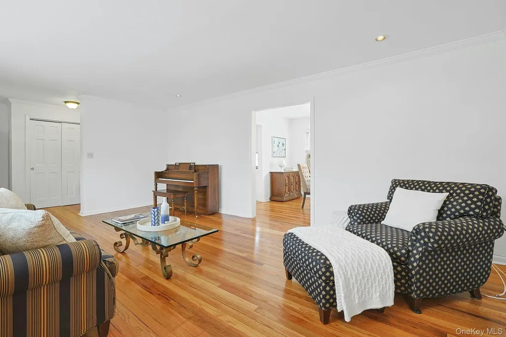 9 Robins Crescent New Rochelle NY 10801