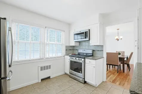 9 Robins Crescent New Rochelle NY 10801