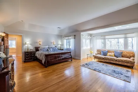 122 Mclain Street Bedford Corners NY 10549