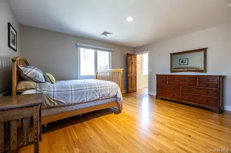 122 Mclain Street Bedford Corners NY 10549