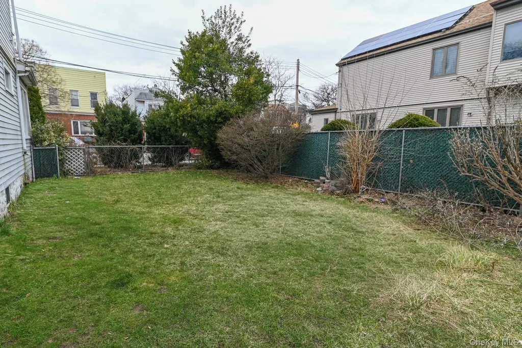 7025 71st Place Glendale NY 11385