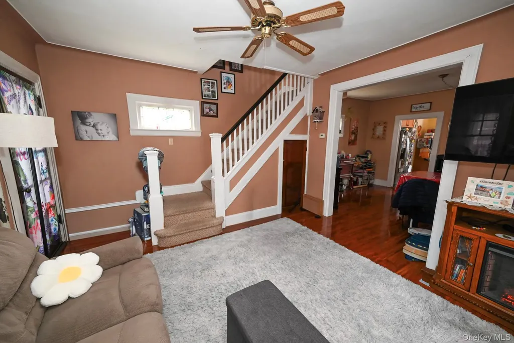 7025 71st Place Glendale NY 11385