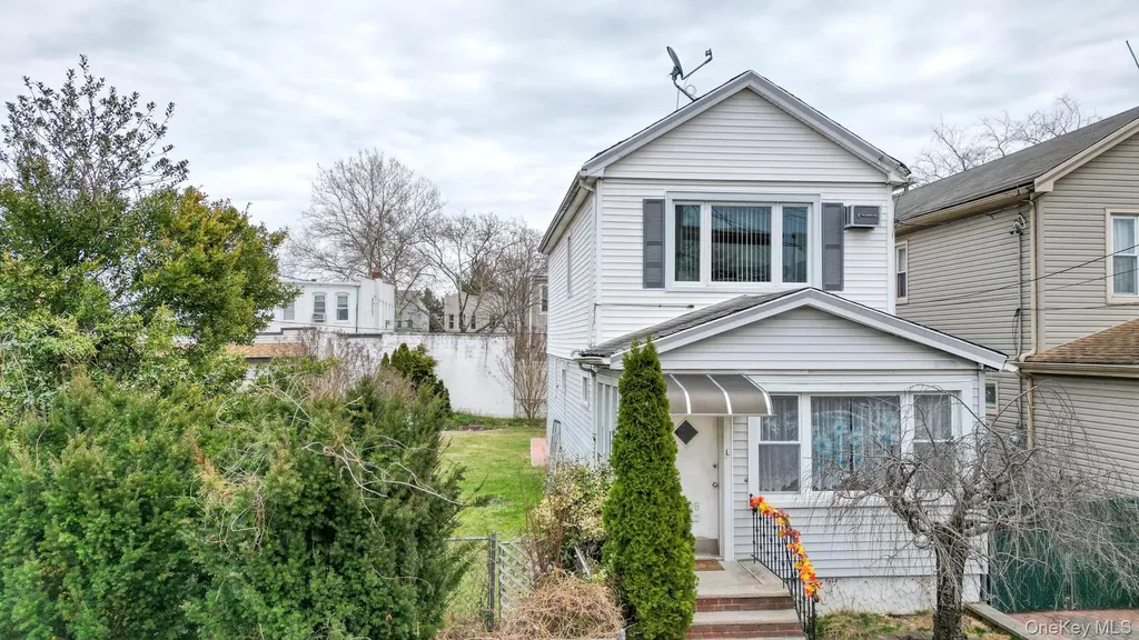 7025 71st Place Glendale NY 11385
